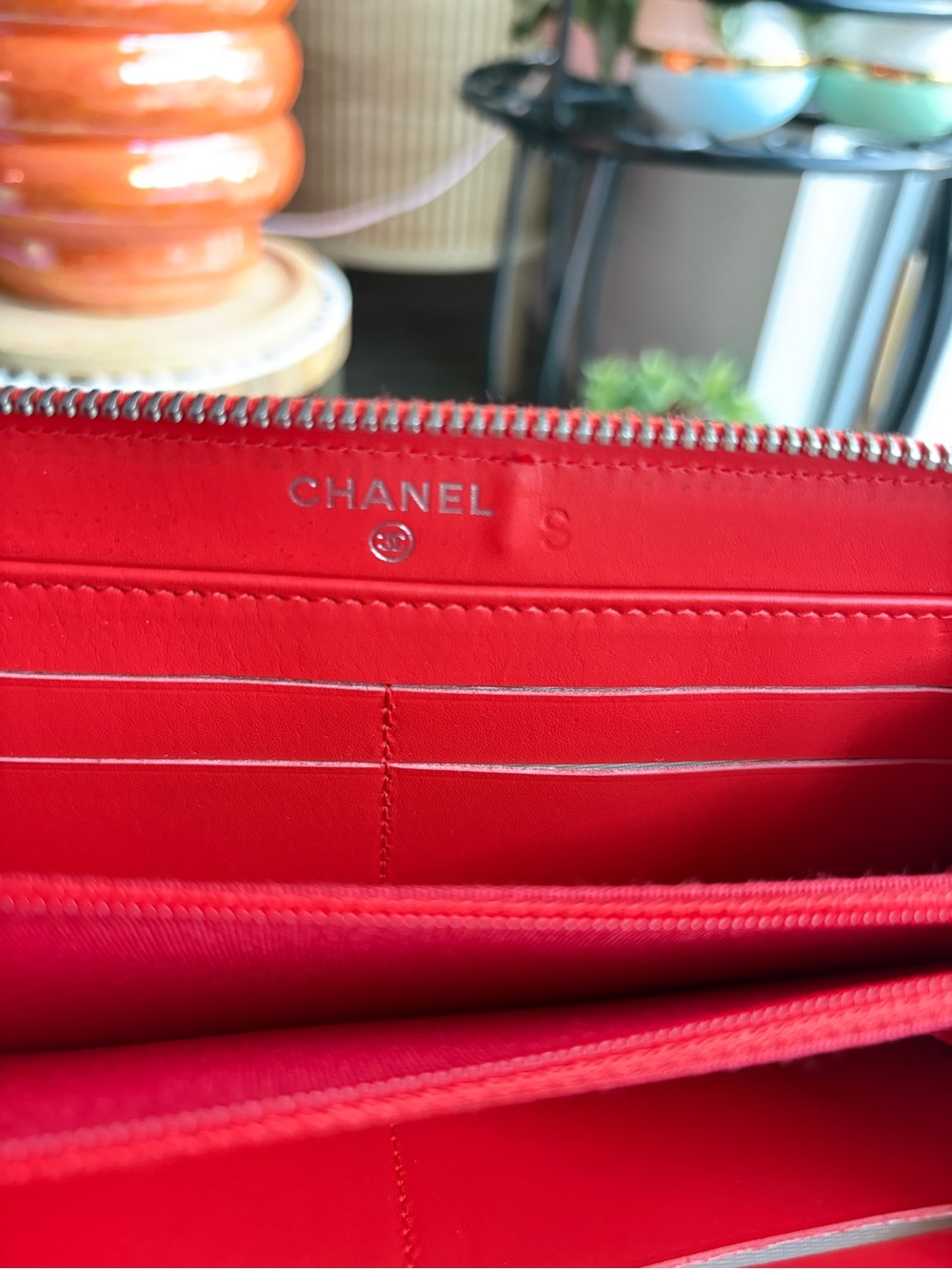 CHANEL Red and Cream Striped Zip Wallet - Picture 3 of 9